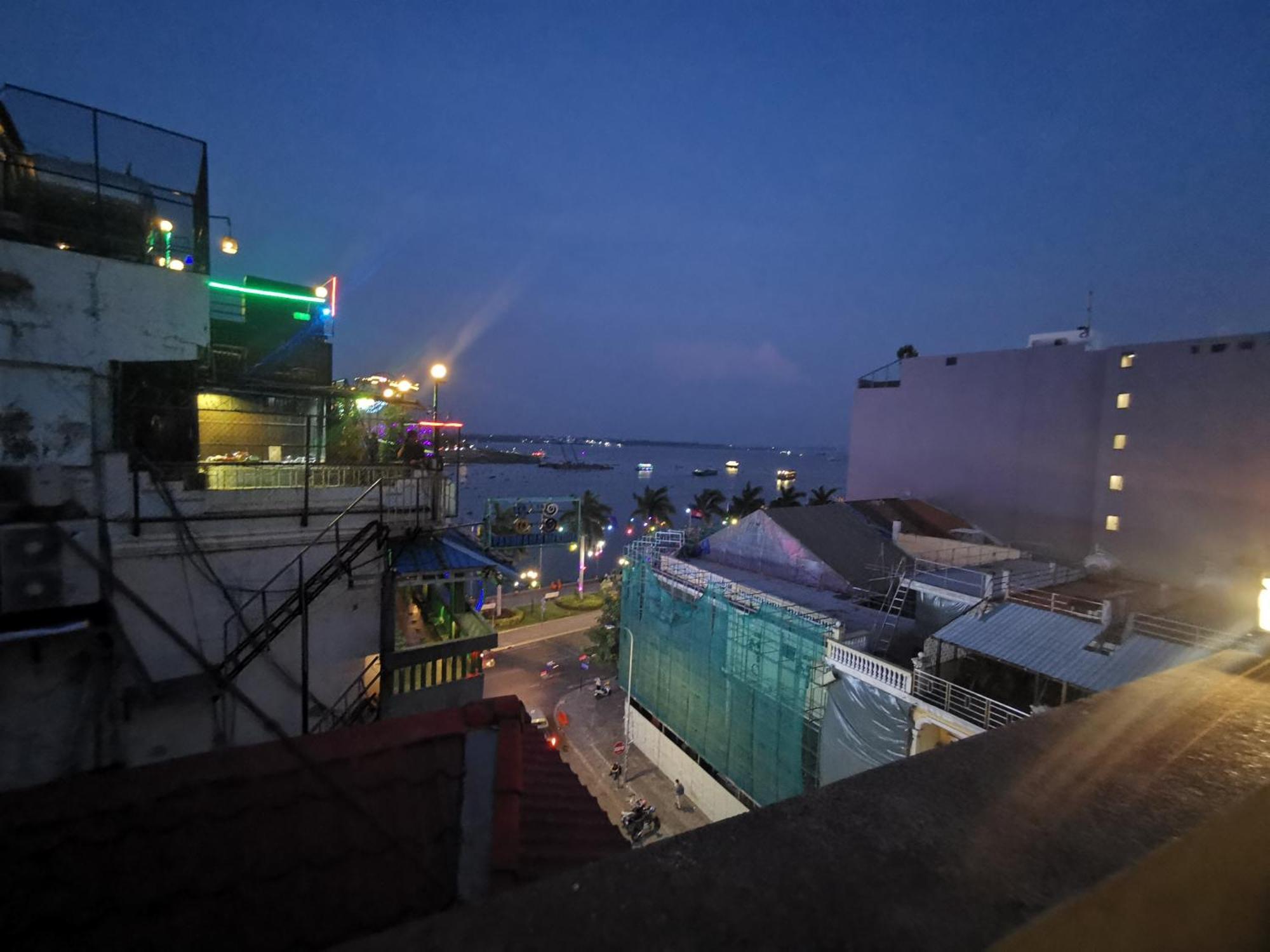 Sovanphum Riverside Phnom Penh Room photo